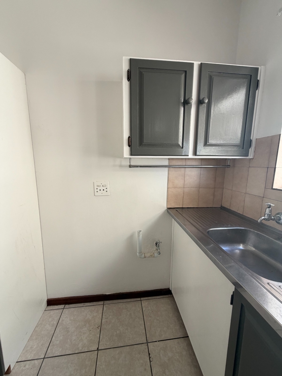 To Let 2 Bedroom Property for Rent in Southernwood Eastern Cape
